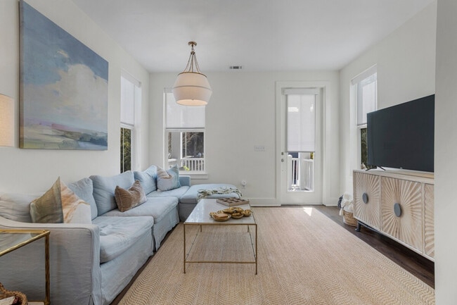 2207 Government St in Ocean Springs, MS - Building Photo - Building Photo