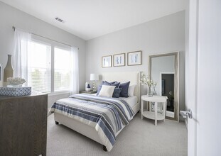 Harborwalk Apartments at Plymouth Station in Plymouth, MA - Foto de edificio - Building Photo
