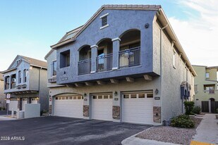 2401 E Rio Salado Pkwy in Tempe, AZ - Building Photo
