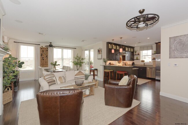 38 High Rock Ave-Unit -5M in Saratoga Springs, NY - Building Photo - Building Photo