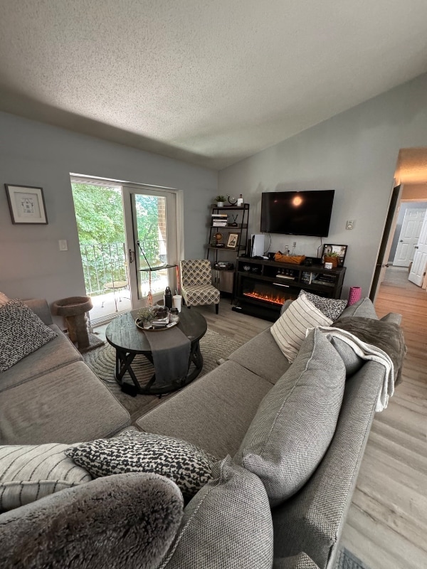 22 Maplecrest Dr in Holyoke, MA - Building Photo - Building Photo