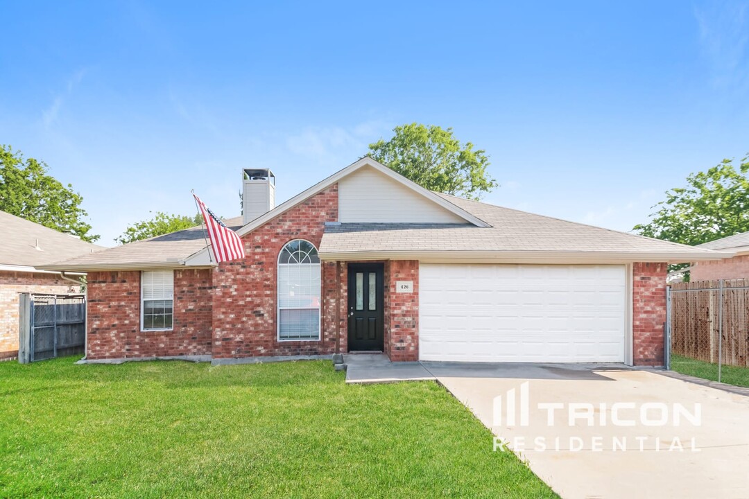 426 Mara Ln in Red Oak, TX - Building Photo