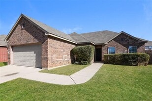 228 Kennedy Ct in Crowley, TX - Building Photo