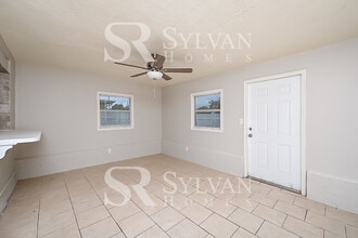 7025 Magnolia Valley Dr in New Port Richey, FL - Building Photo - Building Photo