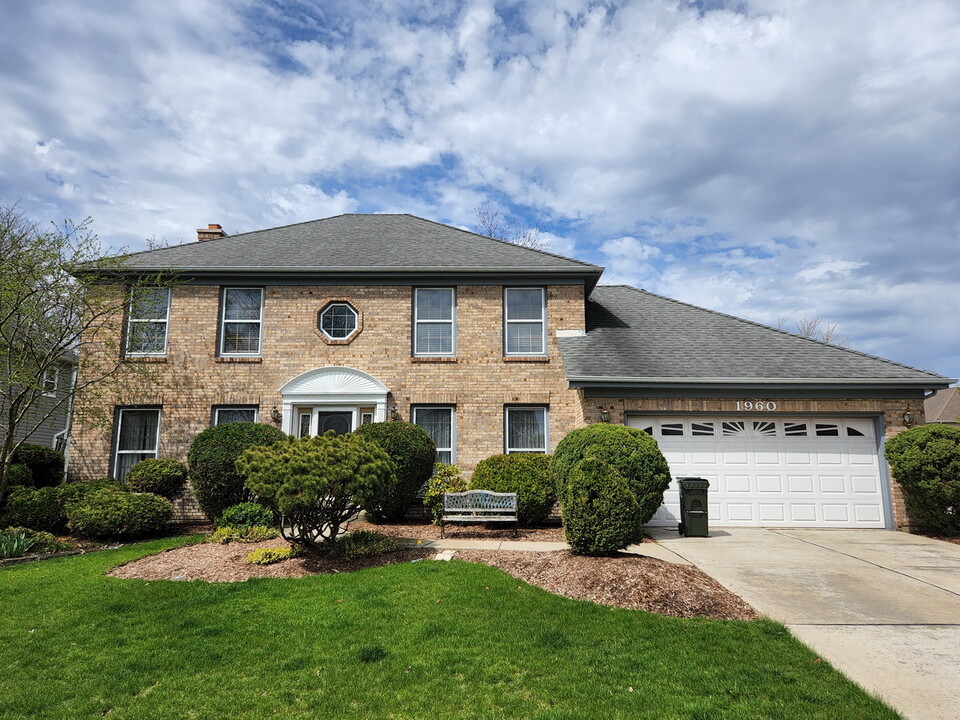 1960 Slippery Rock Rd in Naperville, IL - Foto de edificio