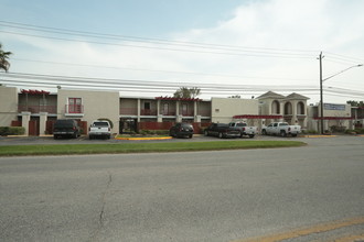 The Pointe in Pasadena, TX - Building Photo - Building Photo