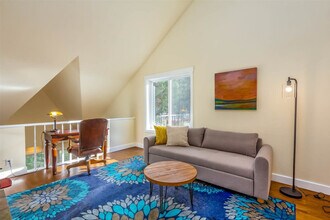 56832 Besson Rd in Bend, OR - Building Photo - Building Photo