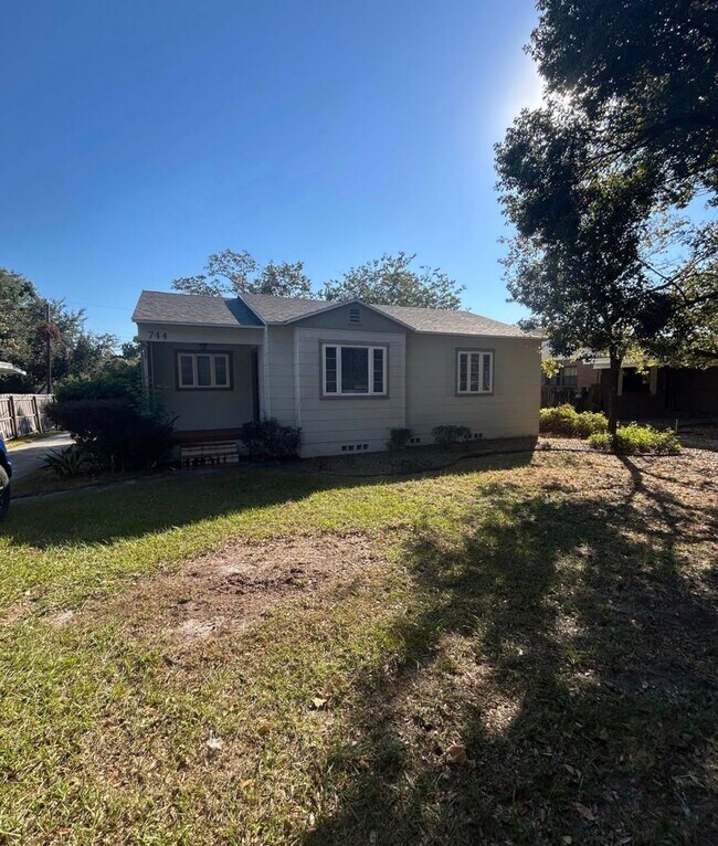 744 S Clayton Ave in Lakeland, FL - Building Photo - Building Photo