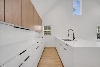 6593 Queens Borough Ave in Orlando, FL - Building Photo - Building Photo