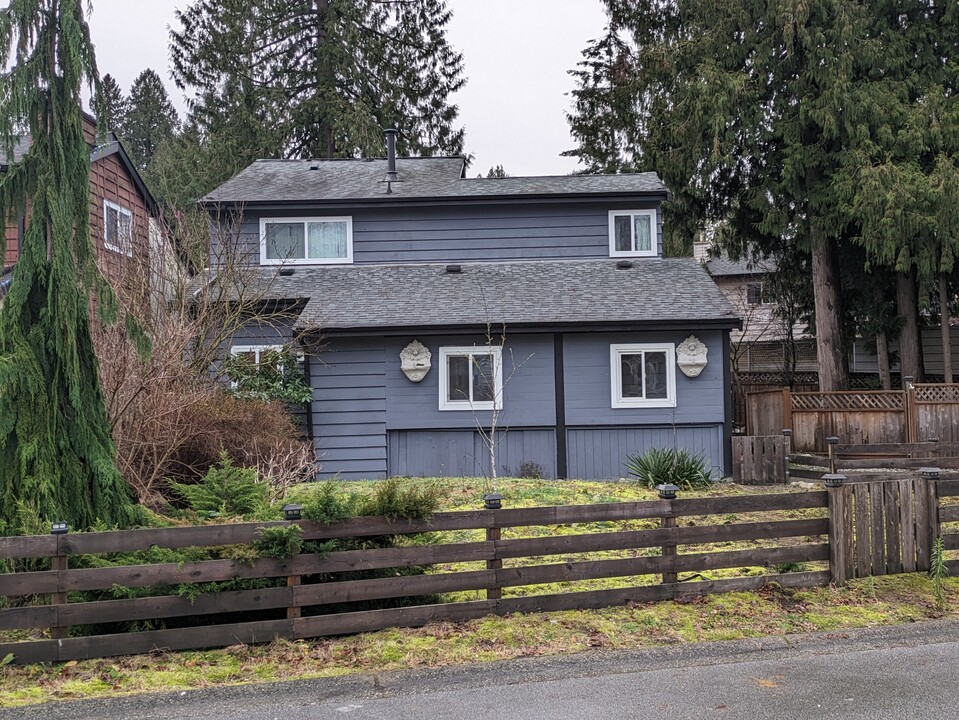 19756 Wildcrest Av in Pitt Meadows, BC - Building Photo