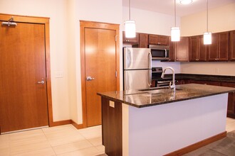Oakwood Ridge Apartments in Eau Claire, WI - Foto de edificio - Building Photo