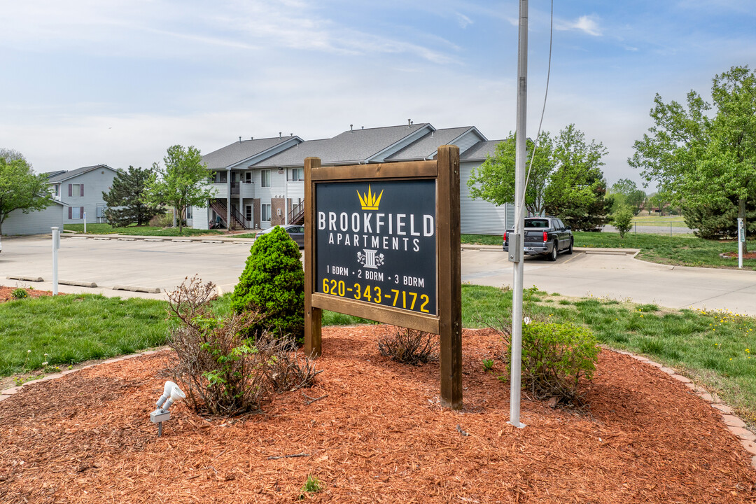 Brookfield Apartments & Townhomes in Emporia, KS - Building Photo