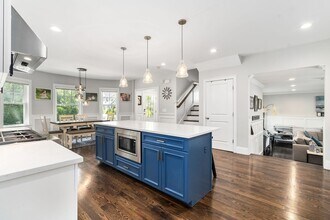119 Charlesbank Rd in Newton, MA - Foto de edificio - Building Photo