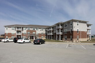 ST JAMES SENIOR APARTMENTS in Crete, IL - Foto de edificio - Building Photo