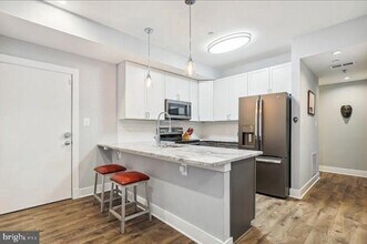 1340 Nicholson St NW in Washington, DC - Foto de edificio - Building Photo