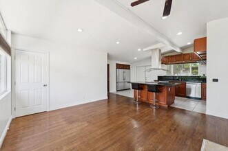 15006 SE 45th Pl in Bellevue, WA - Building Photo - Building Photo