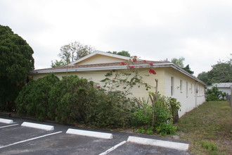 7524 41st Ave N in St. Petersburg, FL - Foto de edificio - Building Photo
