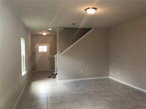 2013 Langdale Ln in Austin, TX - Building Photo - Building Photo