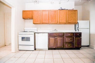 2043 W Wellington Ave, Unit #G in Chicago, IL - Building Photo