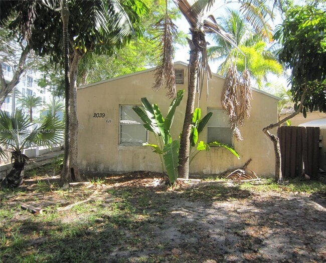 property at 2039 Taylor St