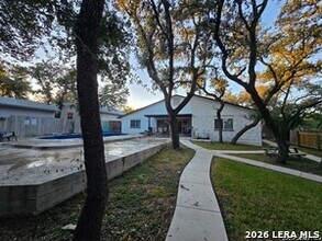 8410 Shallow Creek Dr in San Antonio, TX - Building Photo - Building Photo