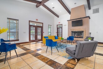The Villages at Lost Creek in San Antonio, TX - Foto de edificio - Building Photo