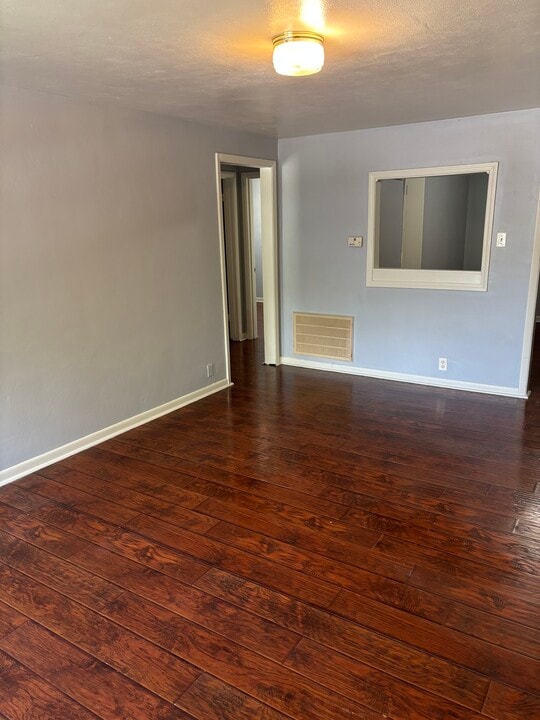 703 N Ohio St, Unit 4 in Tuscola, IL - Building Photo