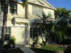 4996 SW 31st Terrace in Fort Lauderdale, FL - Building Photo - Building Photo