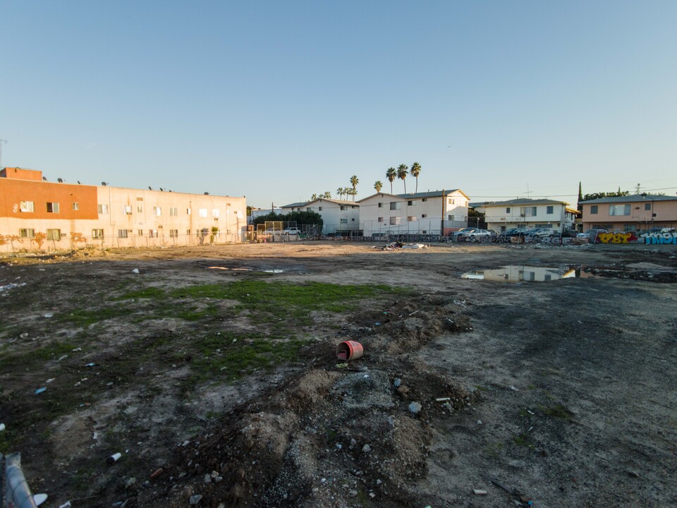 Jayden in Los Angeles, CA - Building Photo