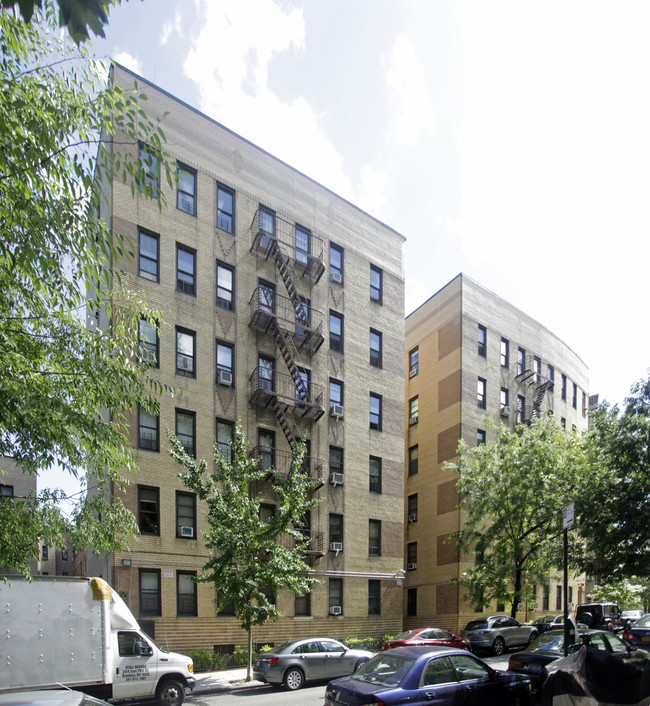 119 Payson Ave in New York, NY - Building Photo - Building Photo