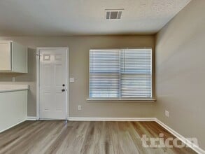 225 Victoria Blvd in Oxford, GA - Foto de edificio - Building Photo