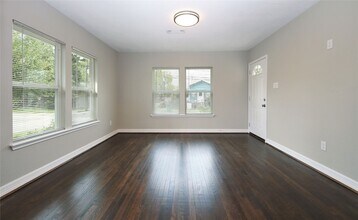 5402 Texas St in Houston, TX - Building Photo - Building Photo