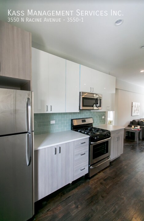 3550 N Racine Ave in Chicago, IL - Building Photo