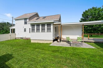 134 Crescent St in Saratoga Springs, NY - Building Photo - Building Photo