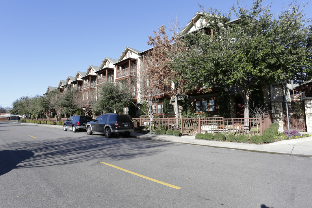 Park Cities Townhomes in Dallas, TX - Foto de edificio