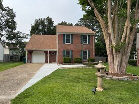 893 Henrico Ct in Newport News, VA - Building Photo