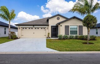 4021 Villa Doria Ct in North Fort Myers, FL - Building Photo