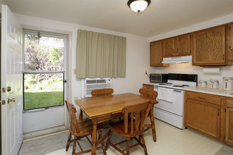 Colony East Townhomes in Pittsburgh, PA - Building Photo - Interior Photo