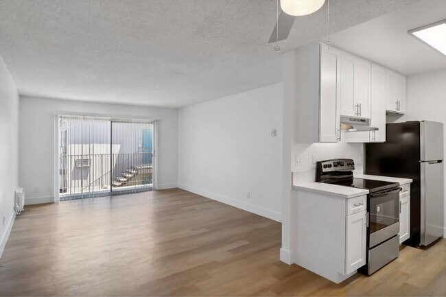 Terre at 1019 Peach in El Cajon, CA - Building Photo - Building Photo