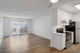 Terre at 1019 Peach in El Cajon, CA - Foto de edificio - Building Photo