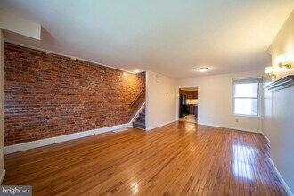439 W Gay St in West Chester, PA - Building Photo - Building Photo