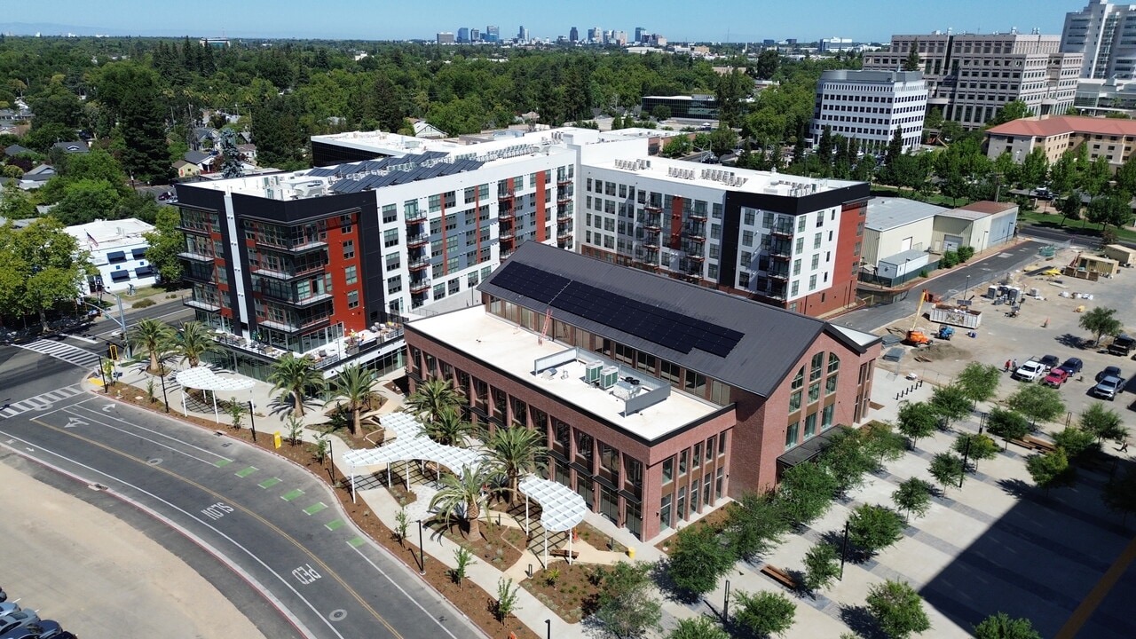 ANOVA Aggie Square in Sacramento, CA - Foto de edificio