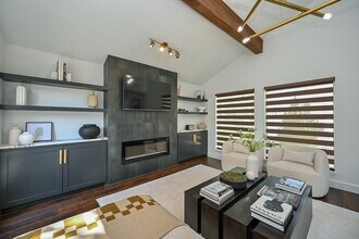 4627 Turf Valley Dr in Houston, TX - Building Photo - Building Photo