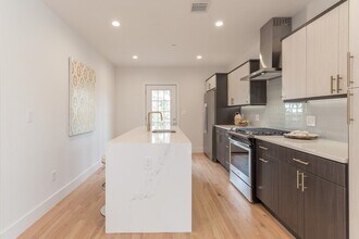 112 King St in Boston, MA - Building Photo - Building Photo