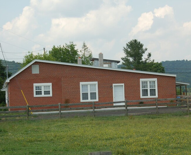 2720-2724 Lusters Gate Rd in Blacksburg, VA - Building Photo - Building Photo