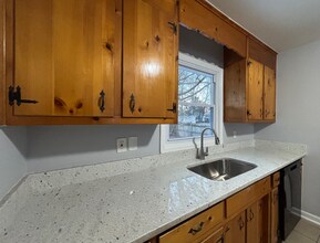 2219 S Whitehill Dr in Petersburg, VA - Foto de edificio - Building Photo