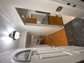 10331 Lindley Ave in Los Angeles, CA - Building Photo
