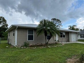 5436 Stokes St in Port Charlotte, FL - Building Photo - Building Photo