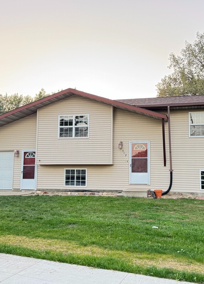 property at 502 N 4th St