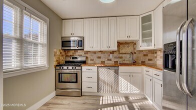 60 County Rd in Cliffwood, NJ - Foto de edificio - Building Photo